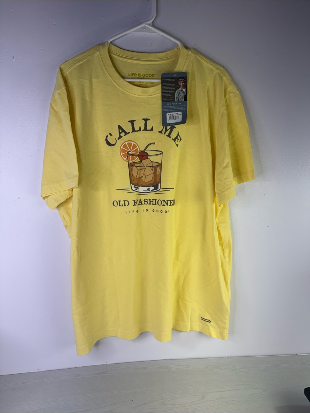 yellow Life is Good Men's Call Me Old Fashioned Short Sleeve Crusher Tee XL